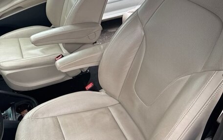 Mercedes-Benz V-Класс, 2019 год, 4 200 000 рублей, 6 фотография
