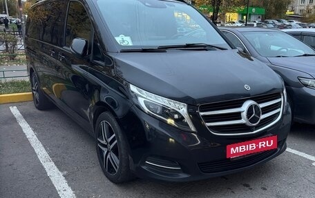 Mercedes-Benz V-Класс, 2019 год, 4 200 000 рублей, 3 фотография