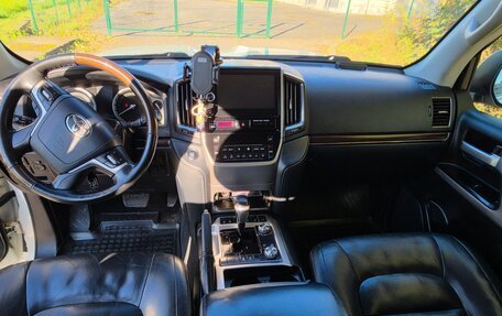 Toyota Land Cruiser 200, 2018 год, 6 170 000 рублей, 7 фотография