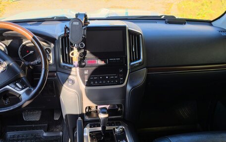 Toyota Land Cruiser 200, 2018 год, 6 170 000 рублей, 6 фотография