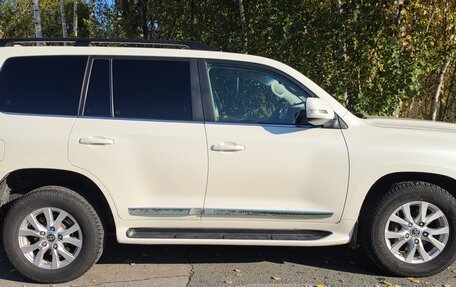 Toyota Land Cruiser 200, 2018 год, 6 170 000 рублей, 3 фотография