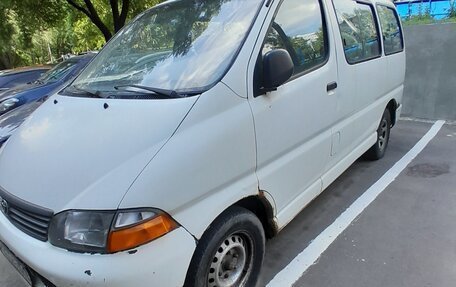 Toyota HiAce, 2002 год, 350 000 рублей, 1 фотография