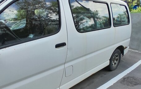 Toyota HiAce, 2002 год, 350 000 рублей, 2 фотография