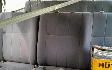 Toyota HiAce, 2002 год, 350 000 рублей, 10 фотография
