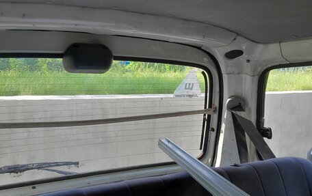 Toyota HiAce, 2002 год, 350 000 рублей, 17 фотография