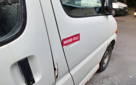 Toyota HiAce, 2002 год, 350 000 рублей, 6 фотография