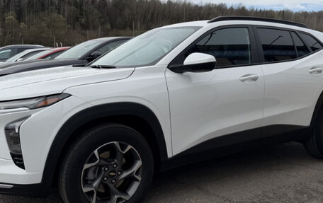 Chevrolet Trax, 2024 год, 1 800 000 рублей, 2 фотография