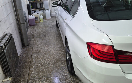 BMW 5 серия, 2011 год, 1 900 000 рублей, 3 фотография