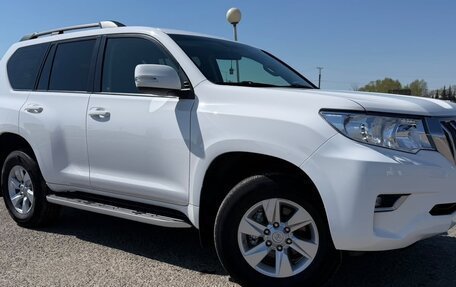 Toyota Land Cruiser Prado 150 рестайлинг 2, 2020 год, 5 550 000 рублей, 4 фотография