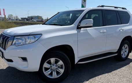 Toyota Land Cruiser Prado 150 рестайлинг 2, 2020 год, 5 550 000 рублей, 3 фотография