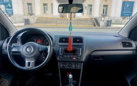 Volkswagen Polo VI (EU Market), 2013 год, 870 000 рублей, 3 фотография