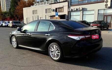 Toyota Camry, 2020 год, 3 300 000 рублей, 2 фотография