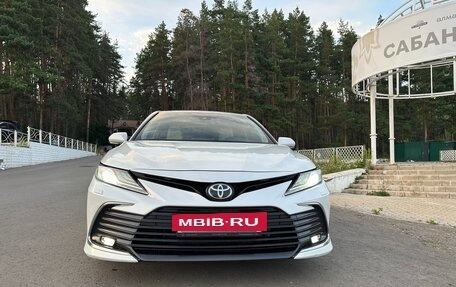 Toyota Camry, 2021 год, 2 900 000 рублей, 5 фотография