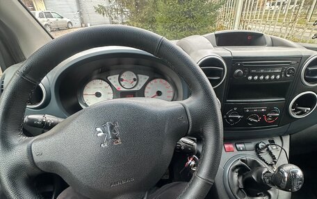 Peugeot Partner II рестайлинг 2, 2010 год, 570 000 рублей, 4 фотография