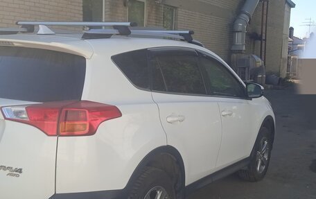 Toyota RAV4, 2015 год, 2 000 000 рублей, 2 фотография