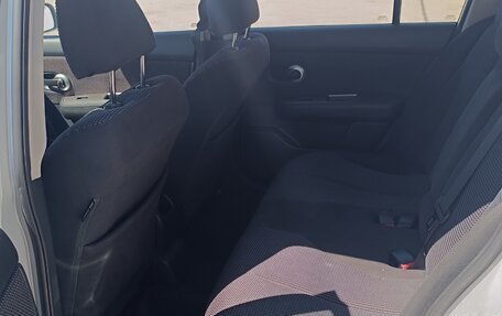 Nissan Tiida, 2010 год, 850 000 рублей, 7 фотография
