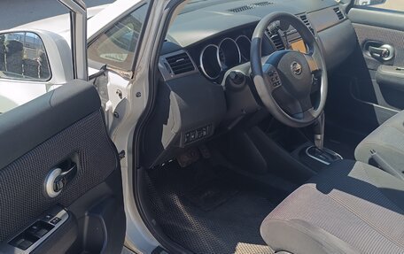 Nissan Tiida, 2010 год, 850 000 рублей, 10 фотография