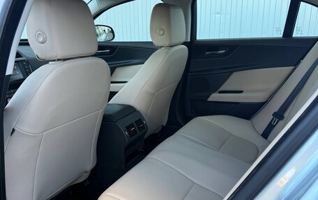 Jaguar XE I рестайлинг, 2016 год, 1 830 000 рублей, 6 фотография