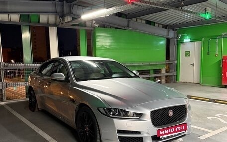 Jaguar XE I рестайлинг, 2016 год, 1 830 000 рублей, 14 фотография