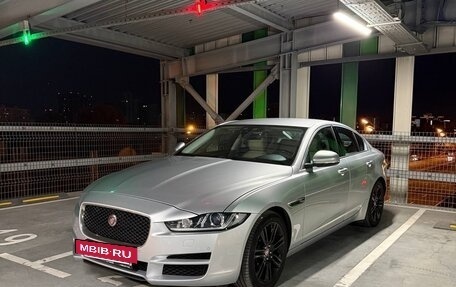 Jaguar XE I рестайлинг, 2016 год, 1 830 000 рублей, 13 фотография