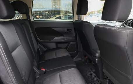 Mitsubishi Outlander III рестайлинг 3, 2017 год, 1 498 000 рублей, 12 фотография