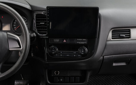 Mitsubishi Outlander III рестайлинг 3, 2017 год, 1 498 000 рублей, 15 фотография