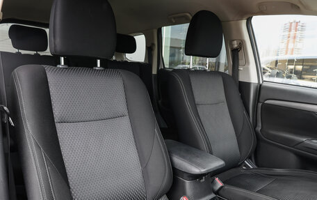 Mitsubishi Outlander III рестайлинг 3, 2017 год, 1 498 000 рублей, 11 фотография