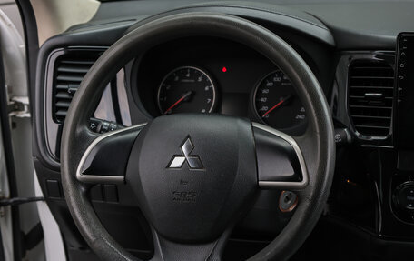 Mitsubishi Outlander III рестайлинг 3, 2017 год, 1 498 000 рублей, 17 фотография