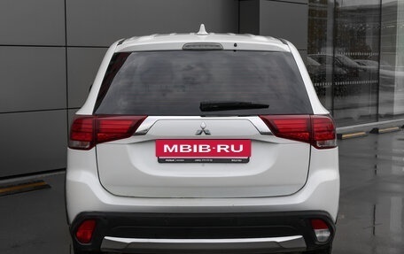 Mitsubishi Outlander III рестайлинг 3, 2017 год, 1 498 000 рублей, 6 фотография