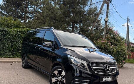 Mercedes-Benz V-Класс, 2019 год, 4 700 000 рублей, 3 фотография