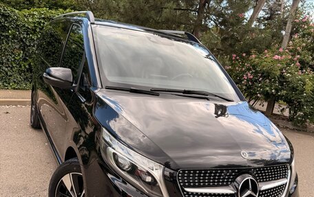 Mercedes-Benz V-Класс, 2019 год, 4 700 000 рублей, 6 фотография