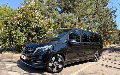 Mercedes-Benz V-Класс, 2019 год, 4 700 000 рублей, 16 фотография