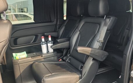 Mercedes-Benz V-Класс, 2019 год, 4 700 000 рублей, 21 фотография