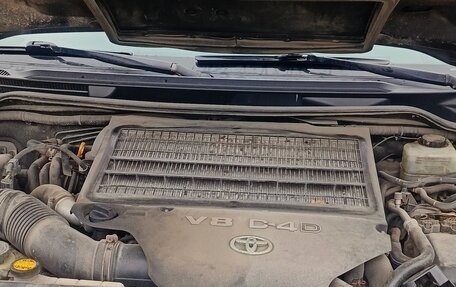 Toyota Land Cruiser 200, 2010 год, 2 450 000 рублей, 28 фотография