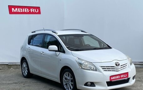 Toyota Verso I, 2011 год, 1 190 000 рублей, 2 фотография