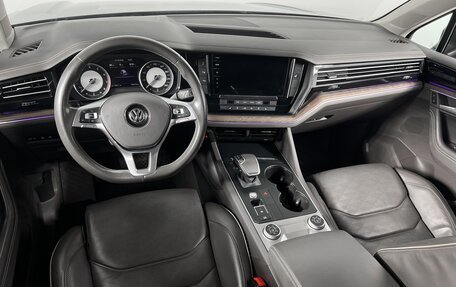 Volkswagen Touareg III, 2018 год, 4 494 900 рублей, 6 фотография