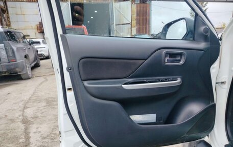 Mitsubishi L200 IV рестайлинг, 2023 год, 3 290 000 рублей, 9 фотография