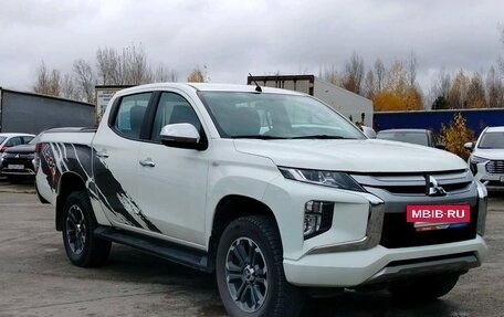 Mitsubishi L200 IV рестайлинг, 2023 год, 3 290 000 рублей, 2 фотография