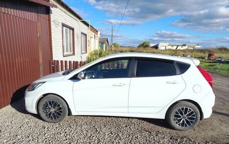 Hyundai Solaris II рестайлинг, 2012 год, 650 000 рублей, 4 фотография