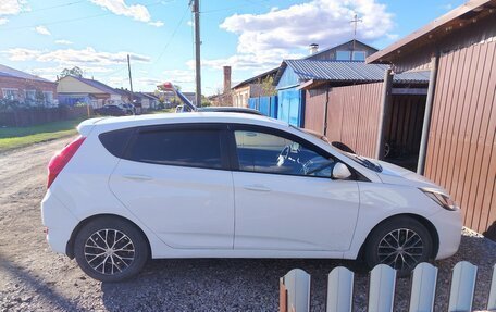 Hyundai Solaris II рестайлинг, 2012 год, 650 000 рублей, 5 фотография