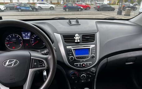 Hyundai Solaris II рестайлинг, 2013 год, 635 000 рублей, 10 фотография