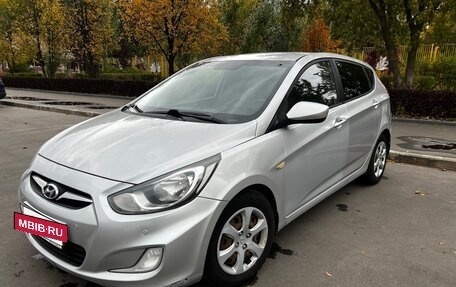 Hyundai Solaris II рестайлинг, 2013 год, 635 000 рублей, 3 фотография