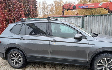 Volkswagen Tiguan II, 2020 год, 2 310 000 рублей, 13 фотография