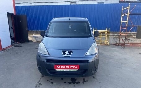 Peugeot Partner II рестайлинг 2, 2010 год, 750 000 рублей, 2 фотография