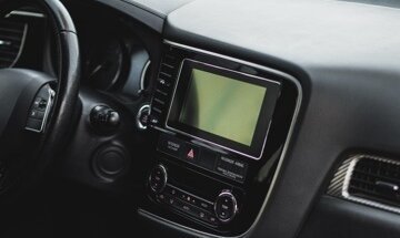 Mitsubishi Outlander III рестайлинг 3, 2018 год, 2 400 000 рублей, 3 фотография