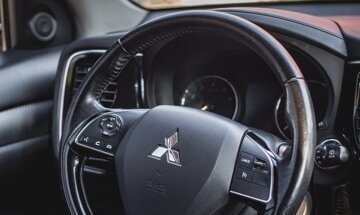 Mitsubishi Outlander III рестайлинг 3, 2018 год, 2 400 000 рублей, 2 фотография