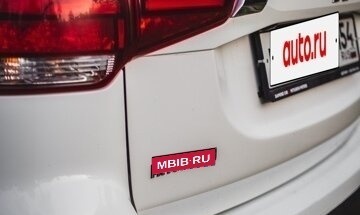 Mitsubishi Outlander III рестайлинг 3, 2018 год, 2 400 000 рублей, 4 фотография