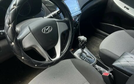 Hyundai Solaris II рестайлинг, 2013 год, 850 000 рублей, 7 фотография