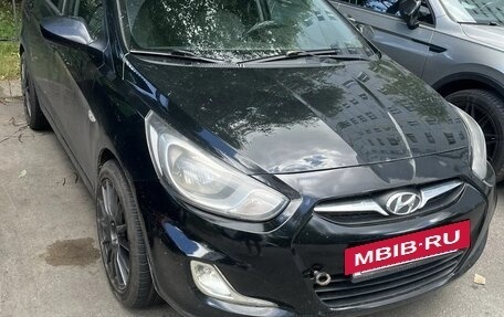 Hyundai Solaris II рестайлинг, 2013 год, 850 000 рублей, 2 фотография