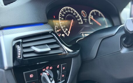 BMW 5 серия, 2019 год, 3 597 000 рублей, 28 фотография